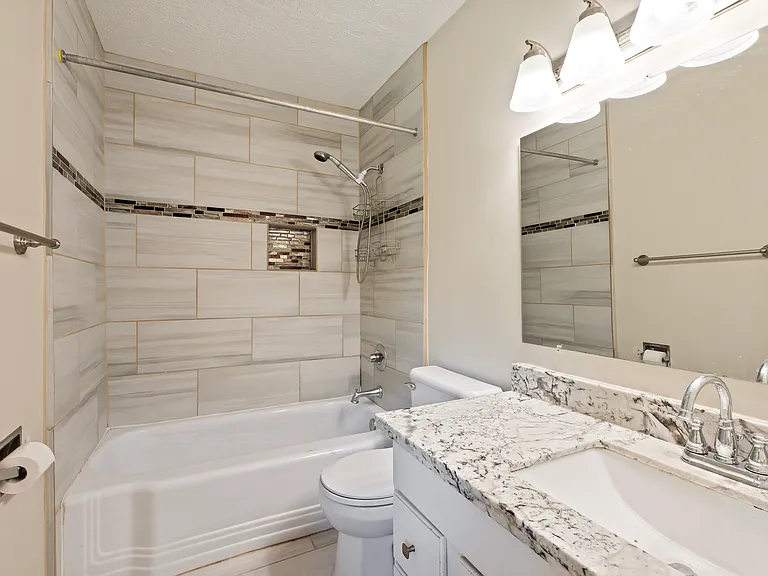 719 Reseda Dr — Photo 15