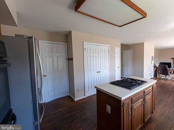 2nd image of 3503 Pecan Pl