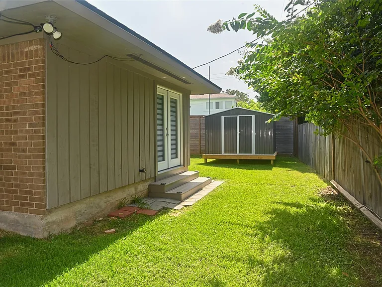 5254 N Braeswood Blvd — Photo 46