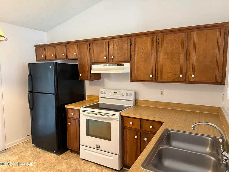 135 Twin Wood Dr — Photo 5
