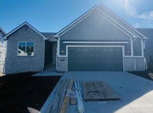 18004 Alpine Dr, Clive, IA 50325