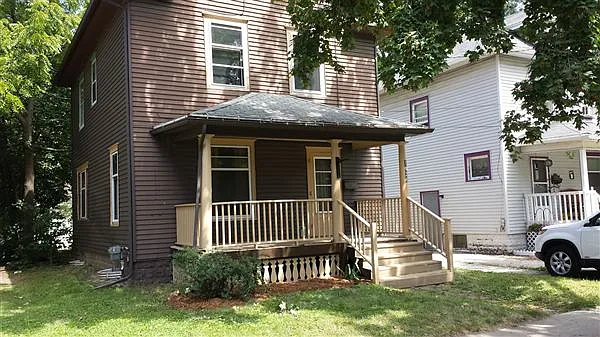 1024 W Genesee St photo 1