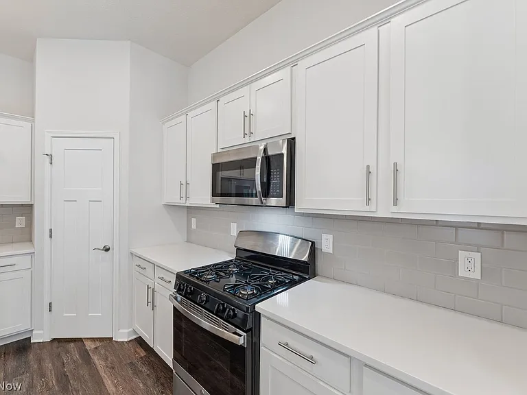 12027 Wade Park Ave — Photo 12