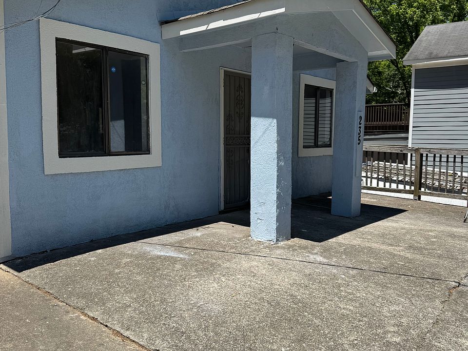 1st image of 235 Barfield Ave SW