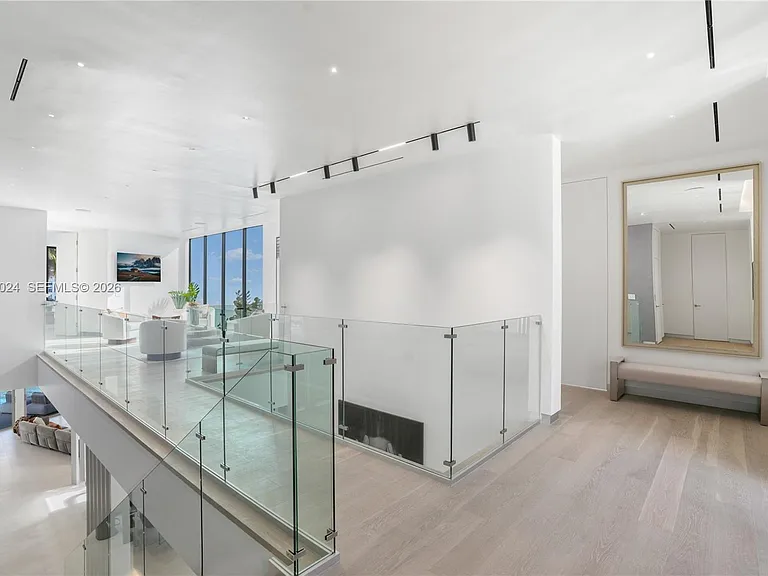 501 Palm Dr — Photo 31