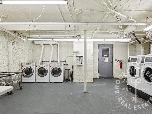 55 Hicks Street image 8 of 8