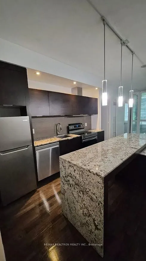 Charlie Condos — Photo 2