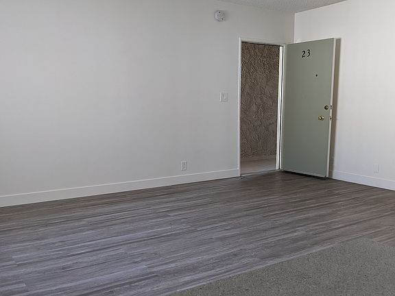 2nd image of 6270 Hazeltine Ave #23