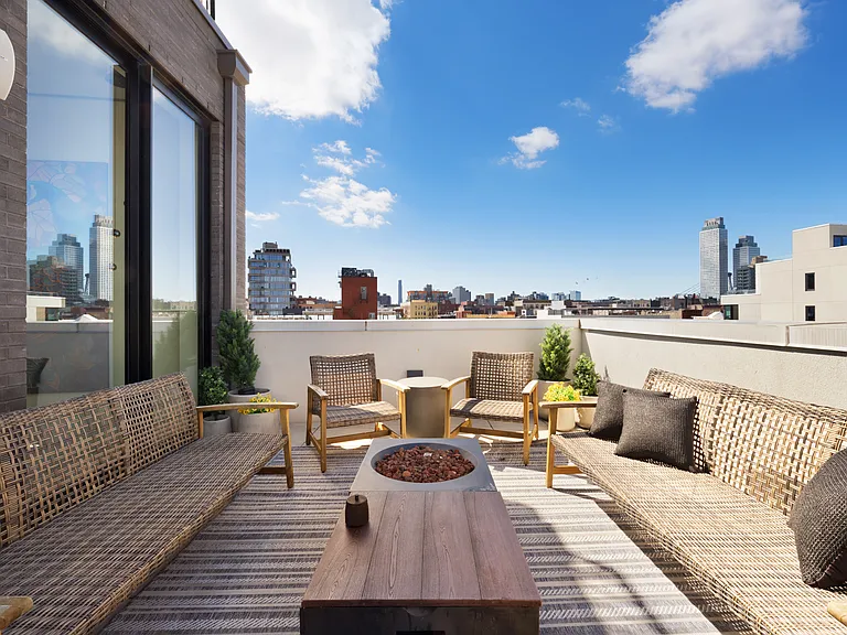 661 Driggs Ave #5B — Photo 35