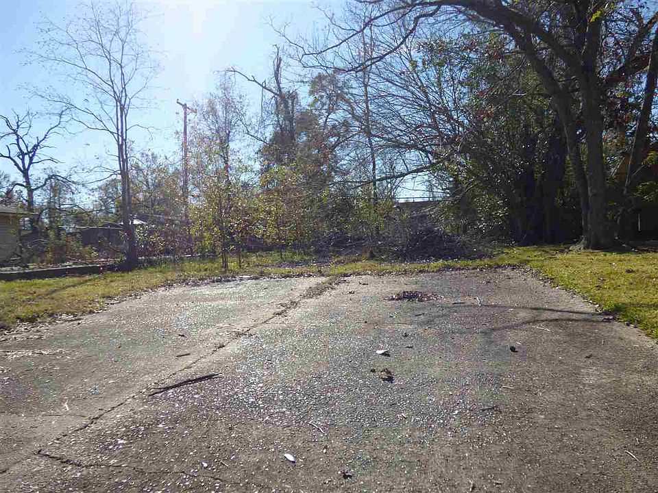1st image of 2209 McKee Dr