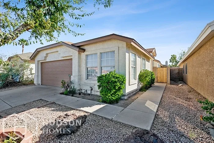 3 bed, 2.0 bath, 1288 sqft, $2,149 — Photo 3