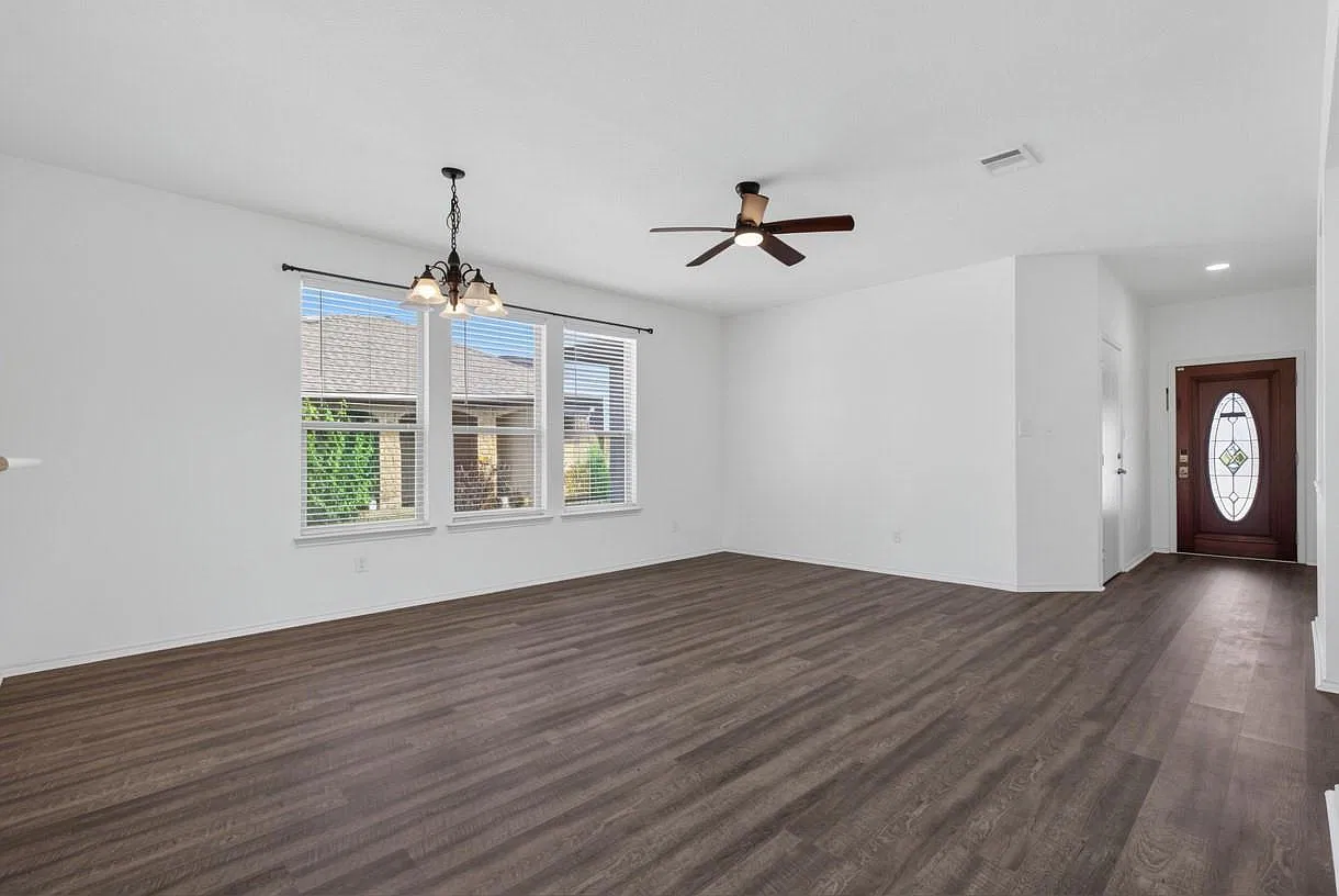 3 bed, 2.0 bath, 1693 sqft, $2,150 — Photo 3