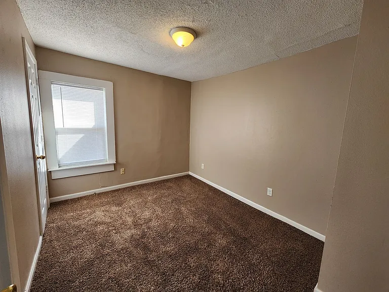 1308 Emma Ave — Photo 9