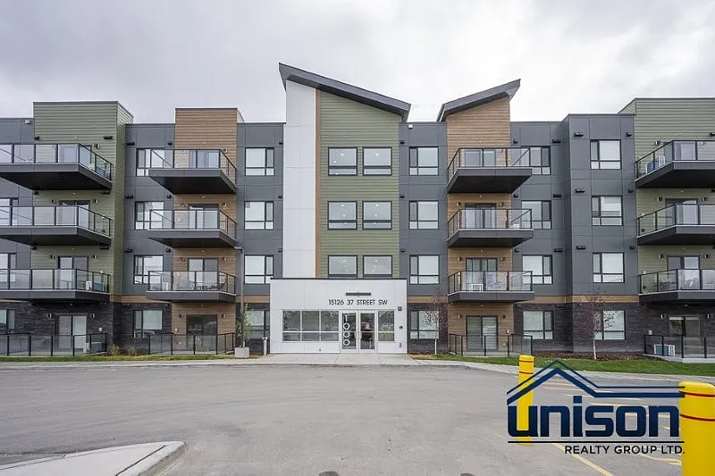 2 bed, 920 sqft, $2,300 — Photo 4