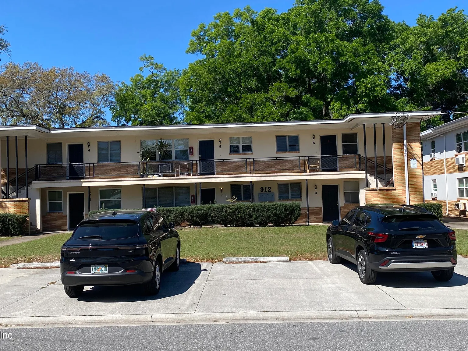 1 bed, 1.0 bath, 614 sqft, $900 — Photo 2