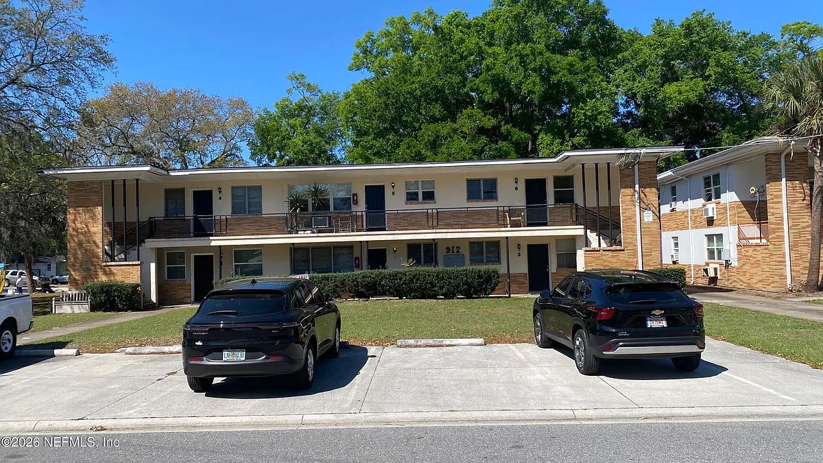 Building Photo - 912 Arco Dr #1
