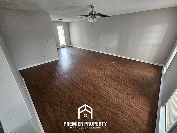 3rd image of 6622 Amersham Dr