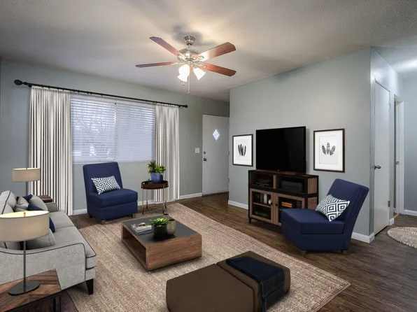 514 NE Corder St APT B, Lees Summit, MO 64063