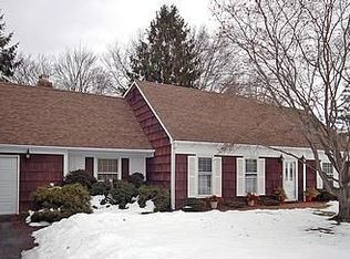 15 Crown Dr, Franklin, NJ 08873