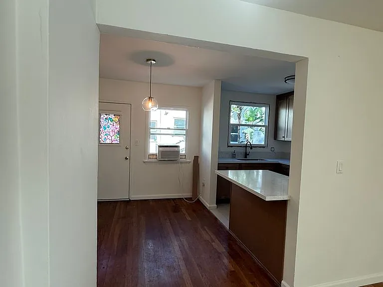 4131 W Toluca Lake Ave — Photo 10