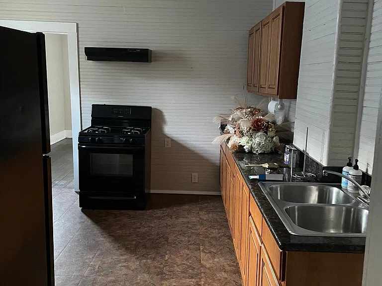 1105 9th St — Photo 10