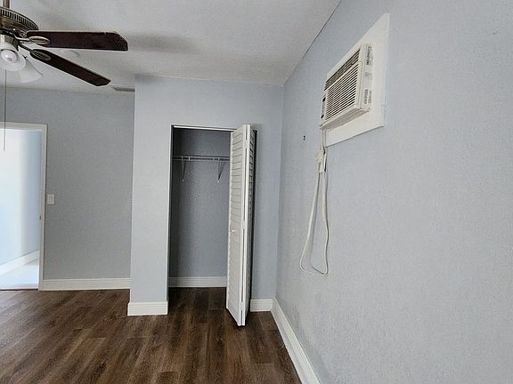 4th image of 2205 Calexico Way S