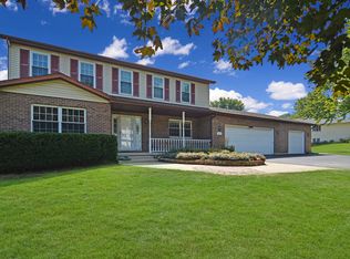 9N819 Hogan Hl, Elgin, IL 60124