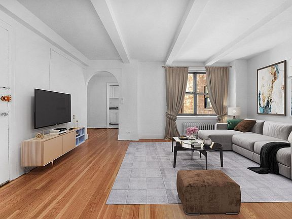 2nd image of 117 E 77th St APT 4C