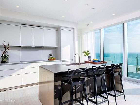 3rd image of 2901 Collins Ave #1406