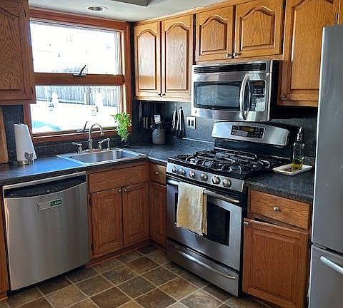 3rd image of 817 Tysens Ln