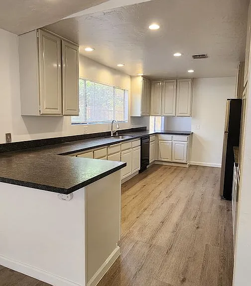 664 I Ave — Photo 7