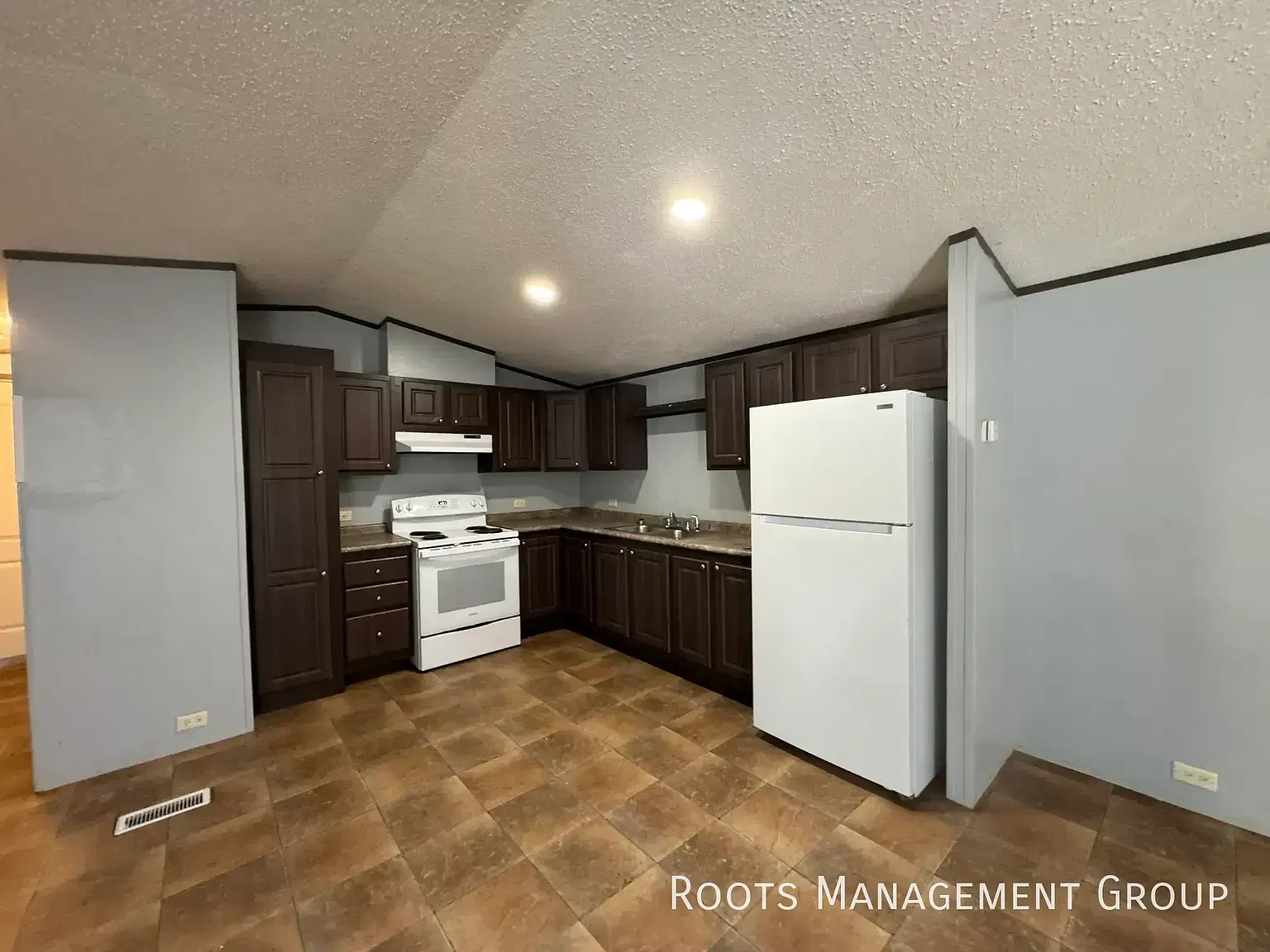3 Bed 2 Bath Home Available for Lease at Eagles MHP - Apply Now! — Photo 4