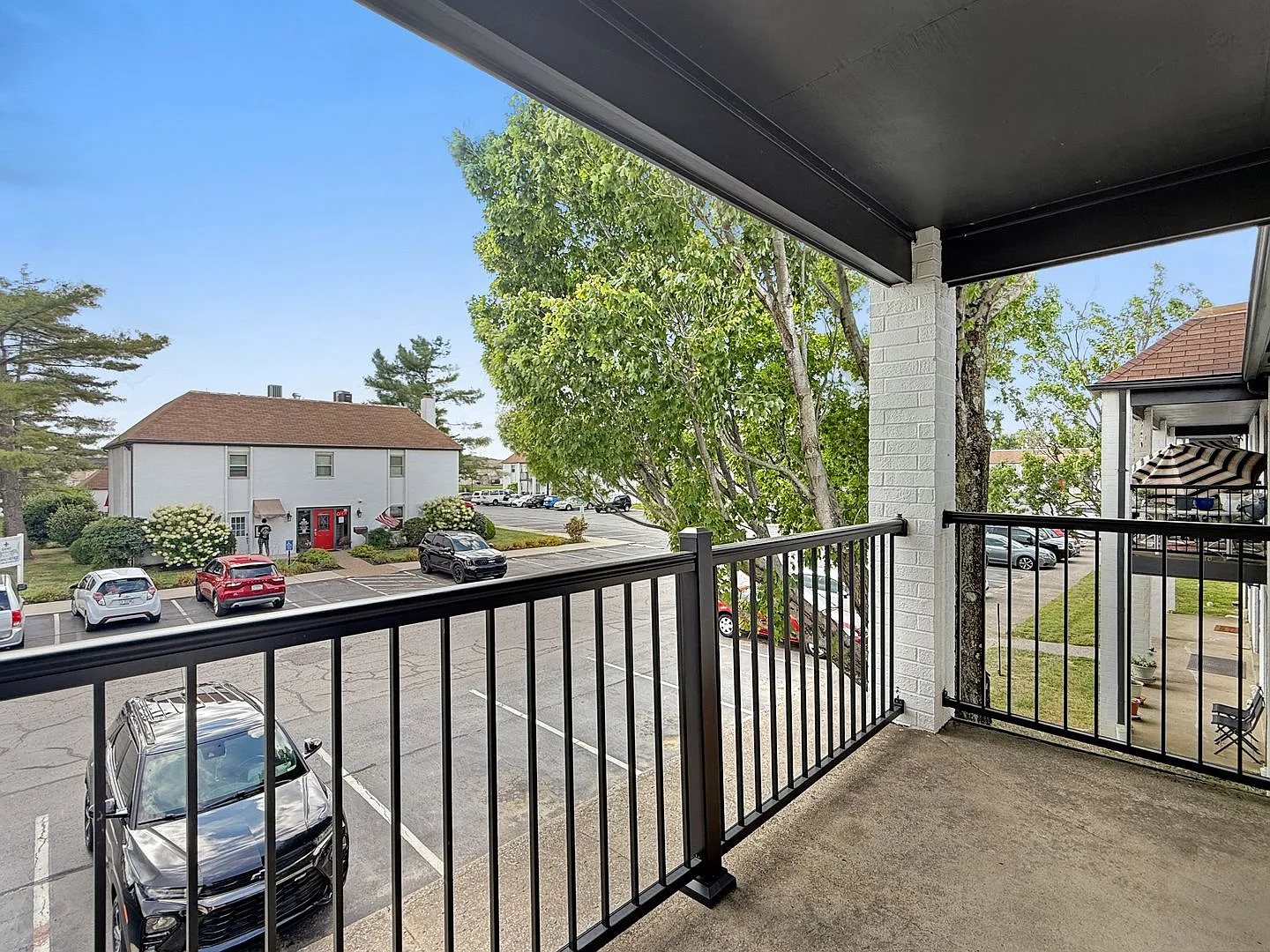 Deposit $0 1 Bed, 1 Bath $889/Mo+ Evansville, Indiana — Photo 3