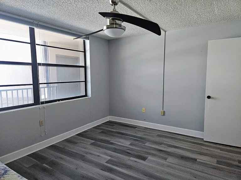 7600 Sun Island Dr S #204 — Photo 23