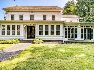 15 W Main St, Upton, MA 01568