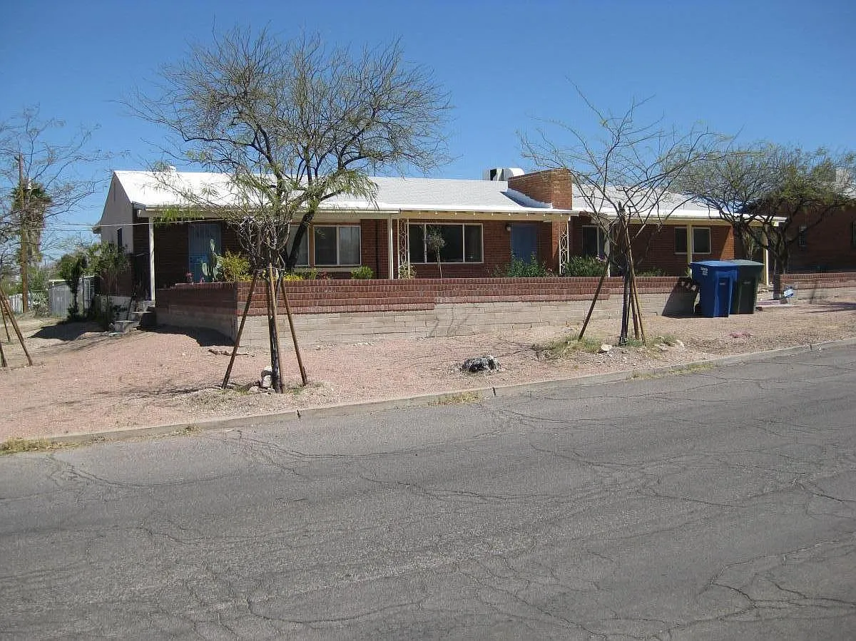 3 bed, 1800 sqft, $1,950 — Photo 2