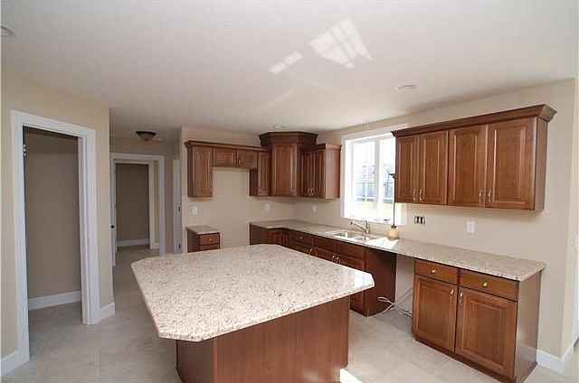 2nd image of 409 E Moreno Dr