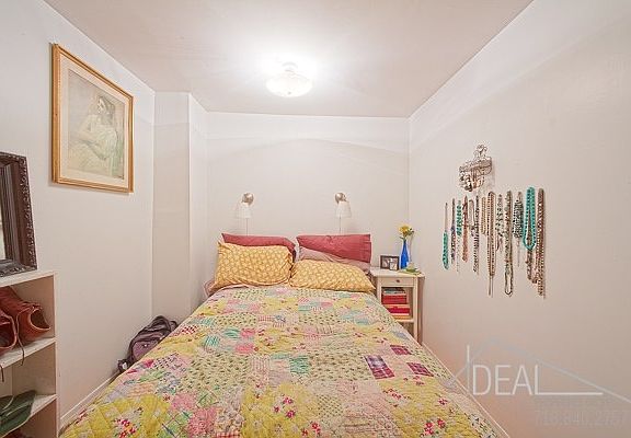 4th image of 48 Wyckoff St