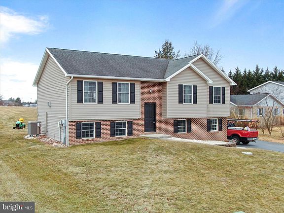 2nd image of 1674 Hammond Dr