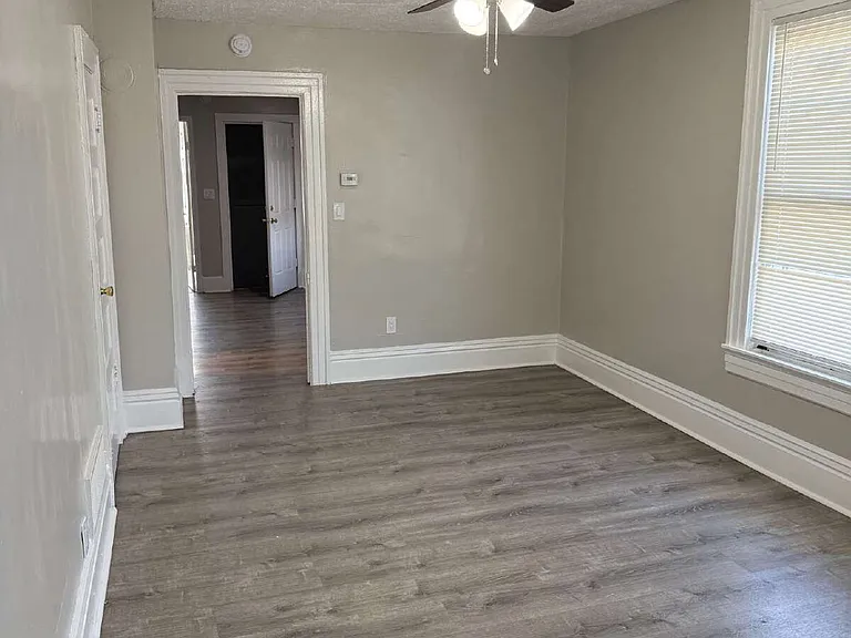 549 W Maple St #UPPER — Photo 3