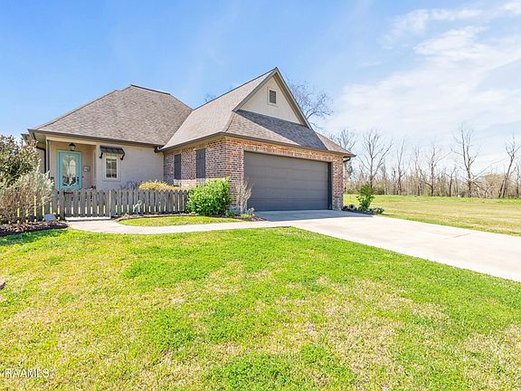 3rd image of 105 Bluewater Dr