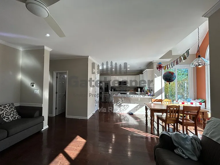 115 Hidden Lake Dr — Photo 9