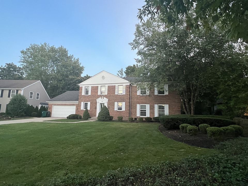 1st image of 725 Charlemagne Dr