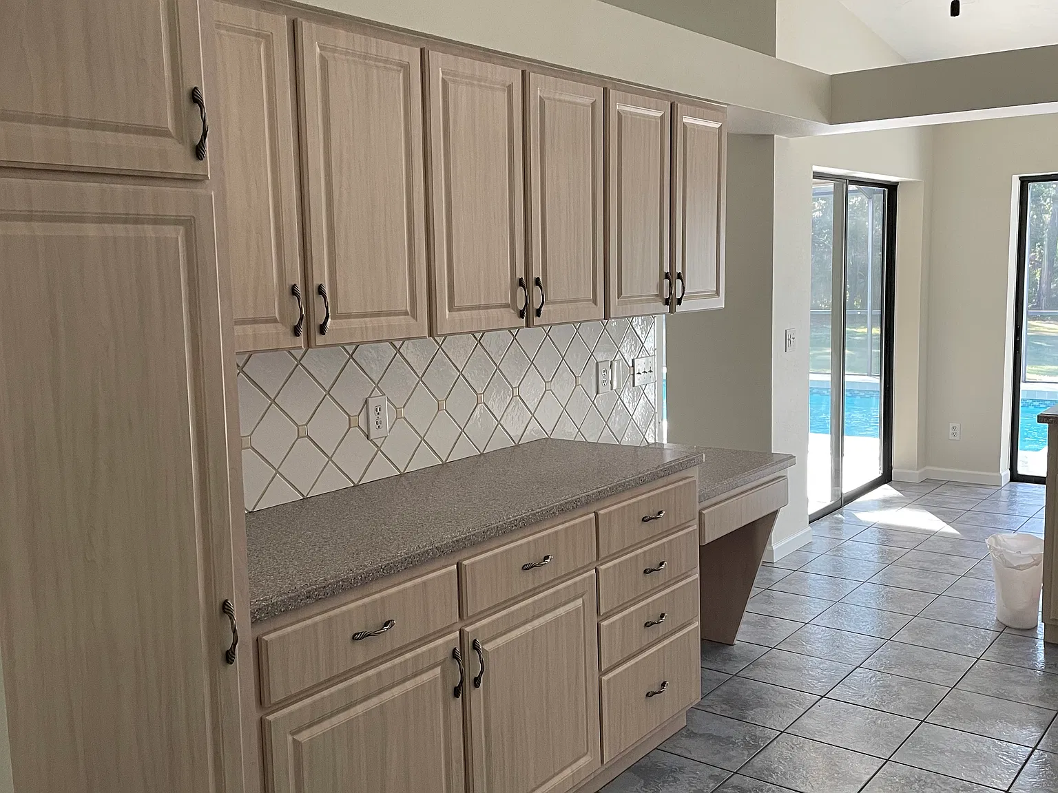 3 bed, 2470 sqft, $4,500 — Photo 4