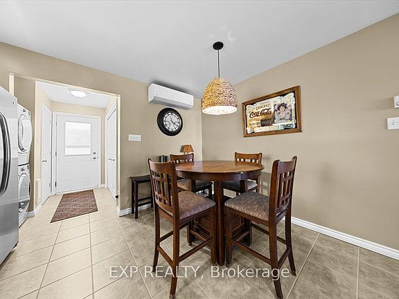 5th image of 126 Gardiner Shore Rd