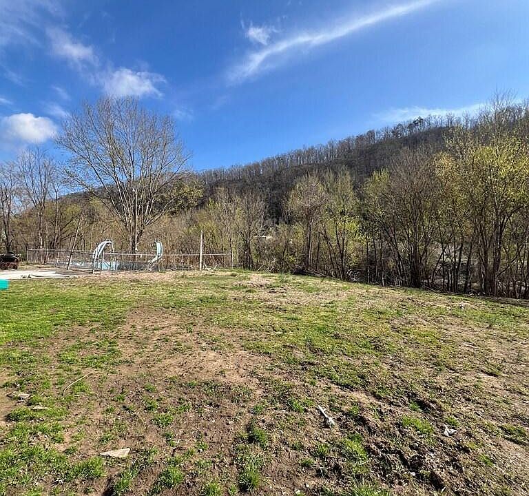 2nd image of 160 Fannin Ln