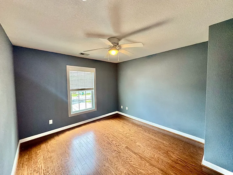 1129 Americus Ave — Photo 3