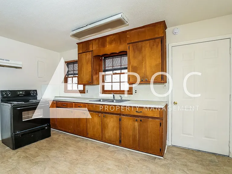 2799 N Carolina Dr #14 — Photo 4