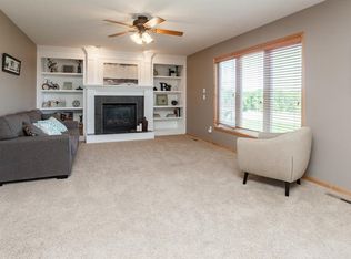 15911 Monroe Ct, Urbandale, IA 50323