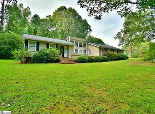 200 Derby Ln, Clinton, SC 29325